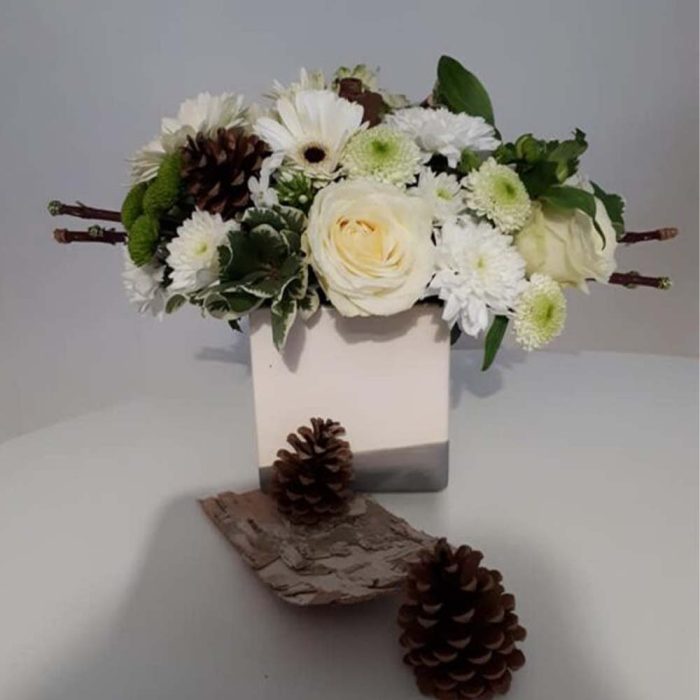 Composition florale Blanc & Vert – Image 2